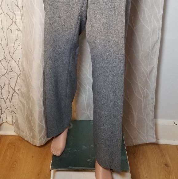 Used gray pant and blazer suit set - Picture 6 of 6